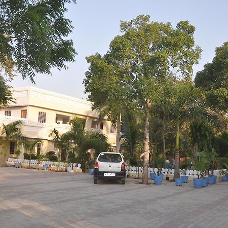 بهاراتبور Hotel Eagle Nest المظهر الخارجي الصورة